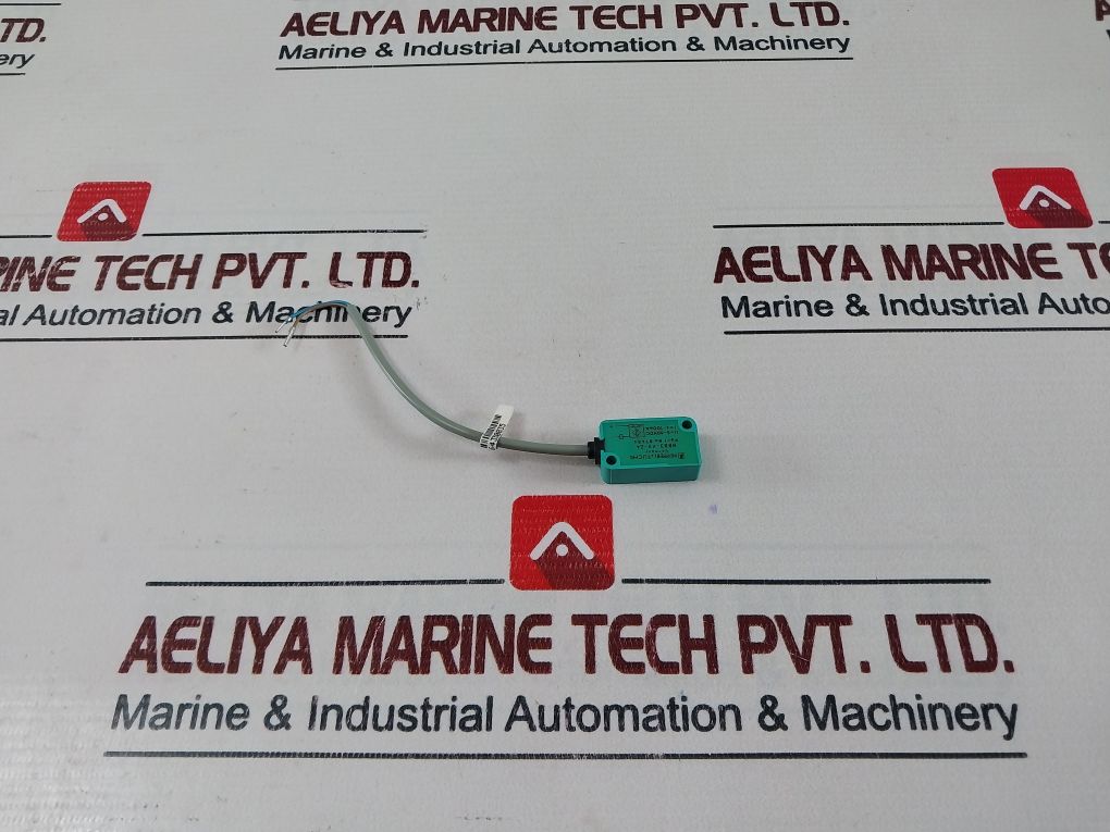 Pepperl+fuchs Nbb3-v3-z4 Proximity Sensor - Image 4