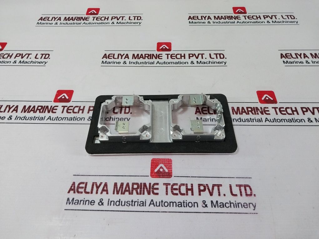 Schneider Electric 00906894 Mounting Frame Double For Vertical Set - Image 4