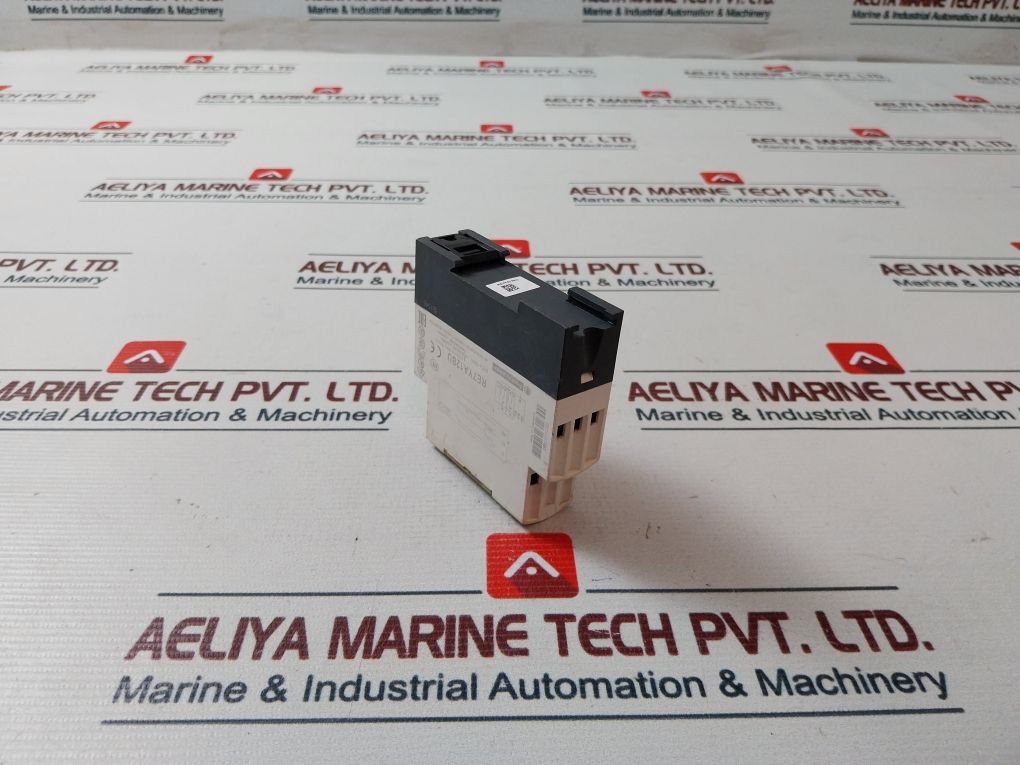 Schneider Electric Telemecanique Re7ya12bu Timer - Image 4