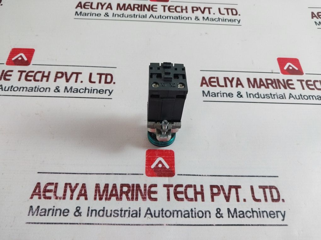 Schneider Telemecanique Zb.-.w04. Indicator Light Green - Image 4