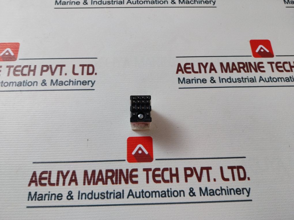 Telemecanique Rxm4ab1bd Relay 250v - Image 3