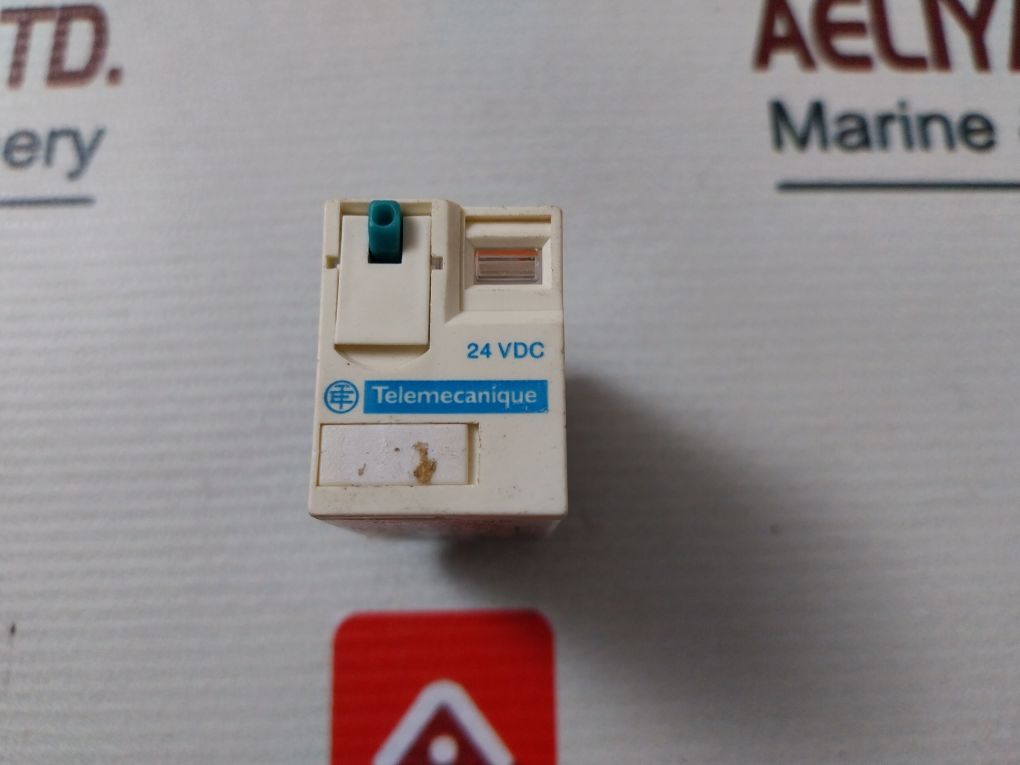 Telemecanique Rxm4ab1bd Relay 250v - Image 6