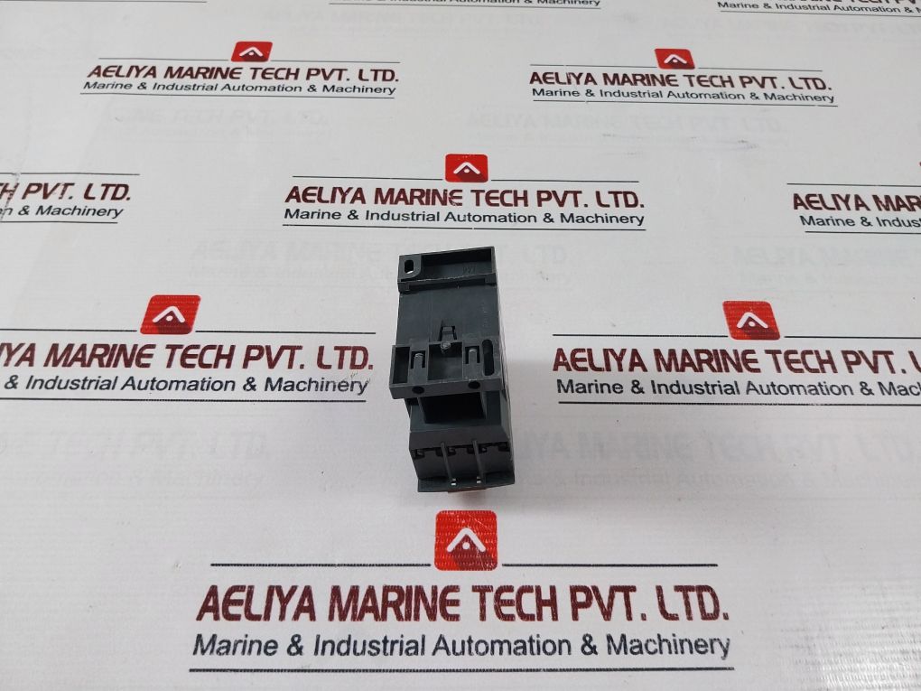 Telemecanique Schneider Lad7b106 Terminal Block With Overload Relay - Image 4