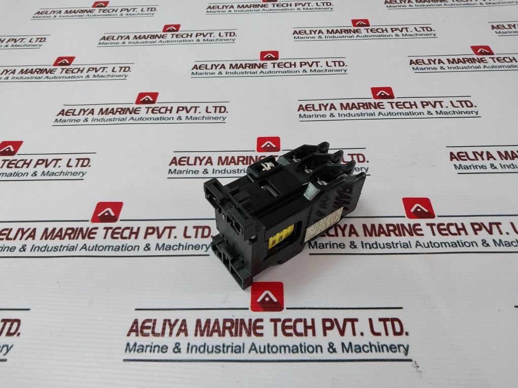 Fuji Electric Src50-2u/x (4a2b) Auxiliary Relay - Image 4