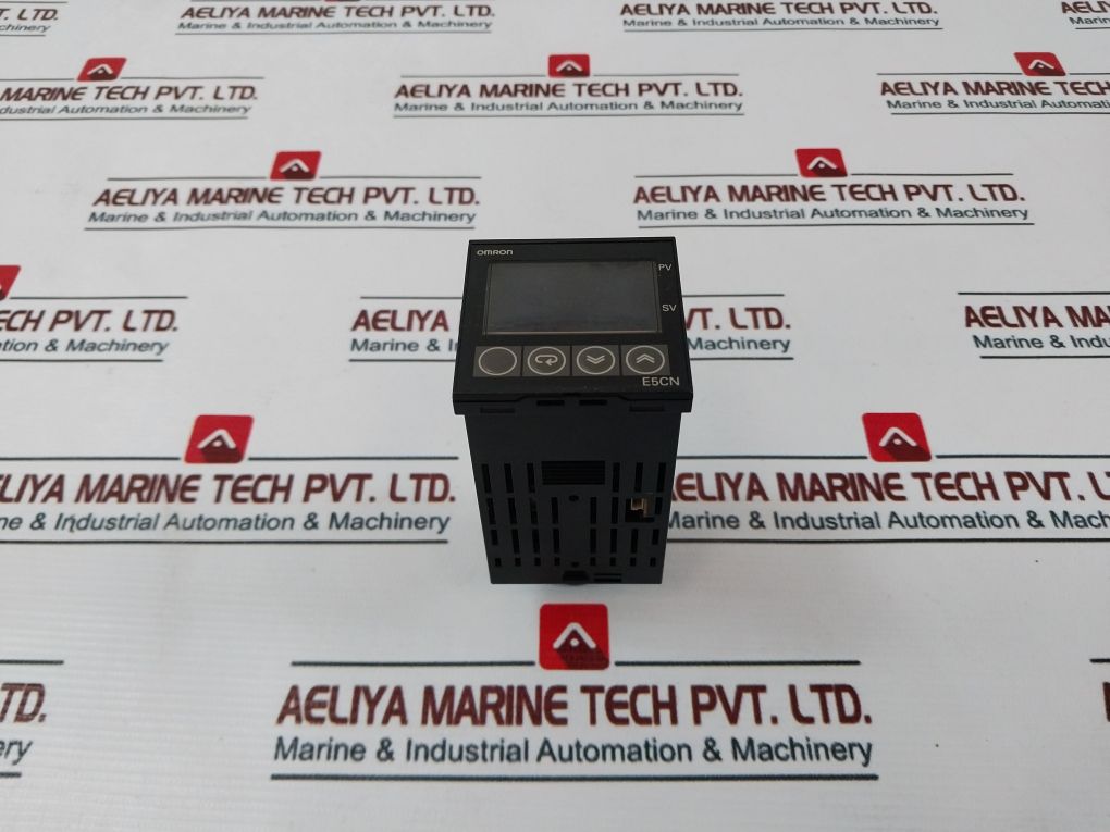 Omron E5cn-r2tu Temperature Controller