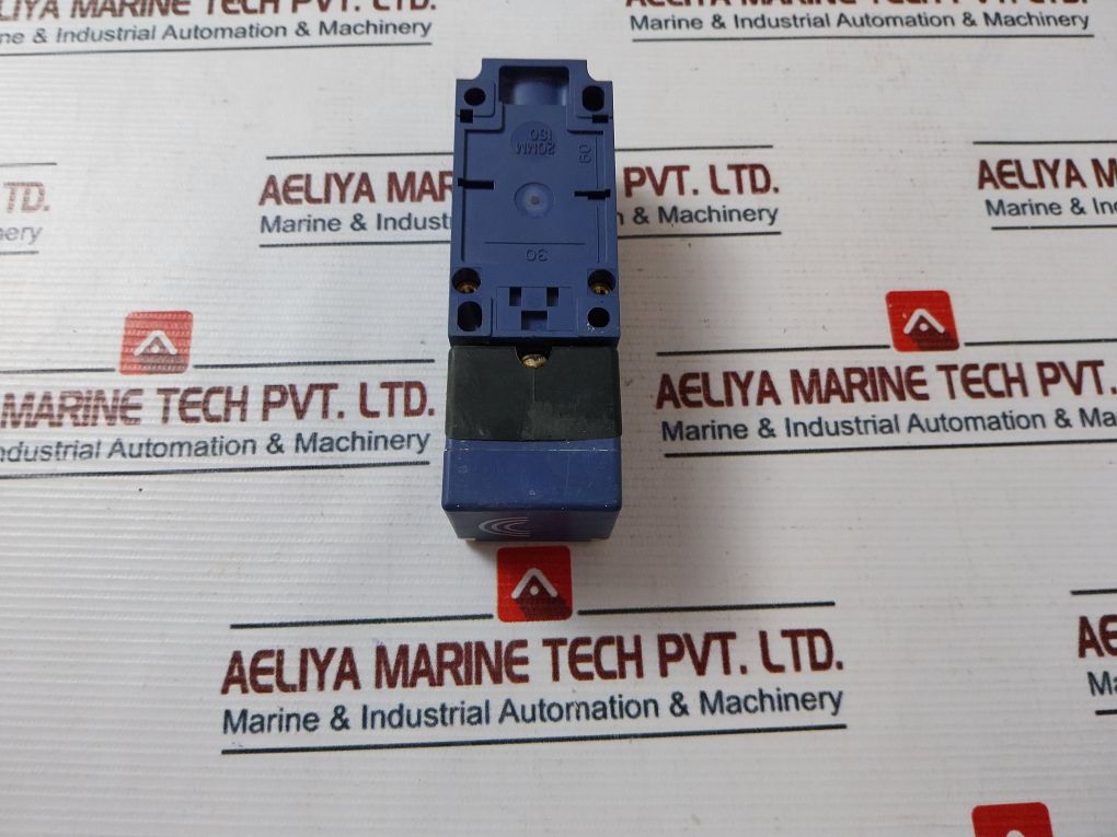 Telemecanique Schneider Electric Xs7c4a1mpp20 Inductive Proximity Sensor - Image 4