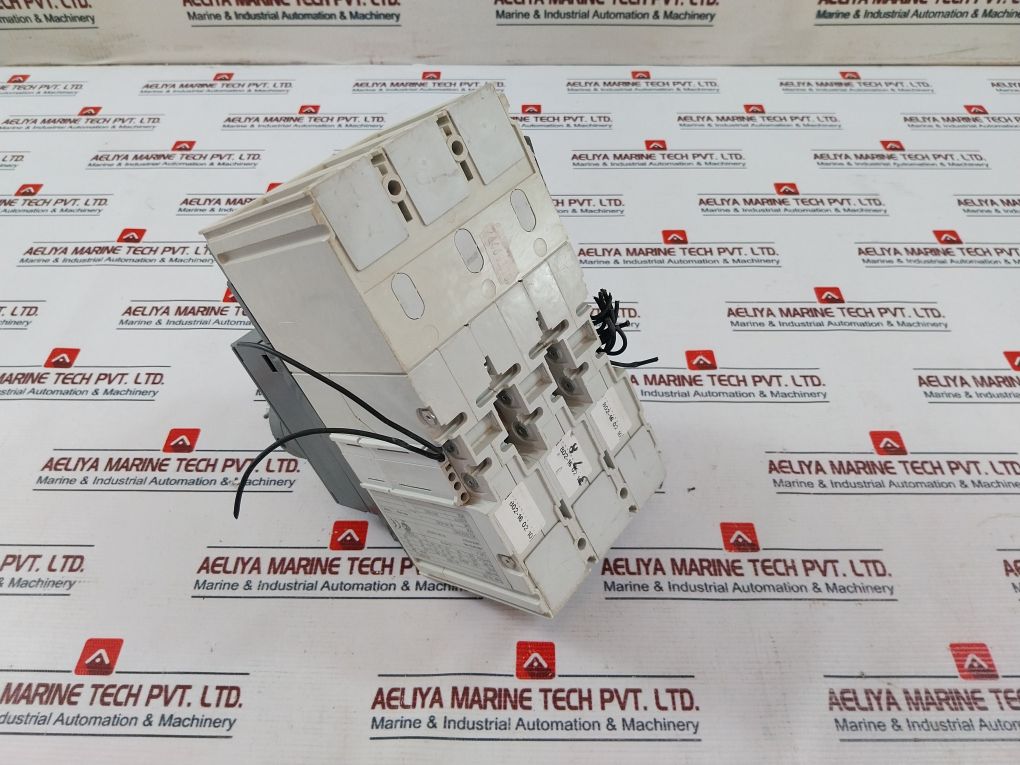 Abb Sace T4l 250 Circuit Breaker 690v - Image 4