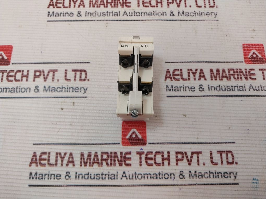 Eaton Cutler-hammer J02 Auxiliary Contact - Image 3