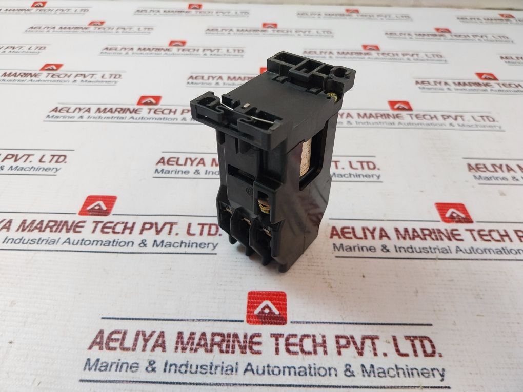 Fuji Electric Src50-2u/x (3a3b) Auxiliary Relay - Image 4