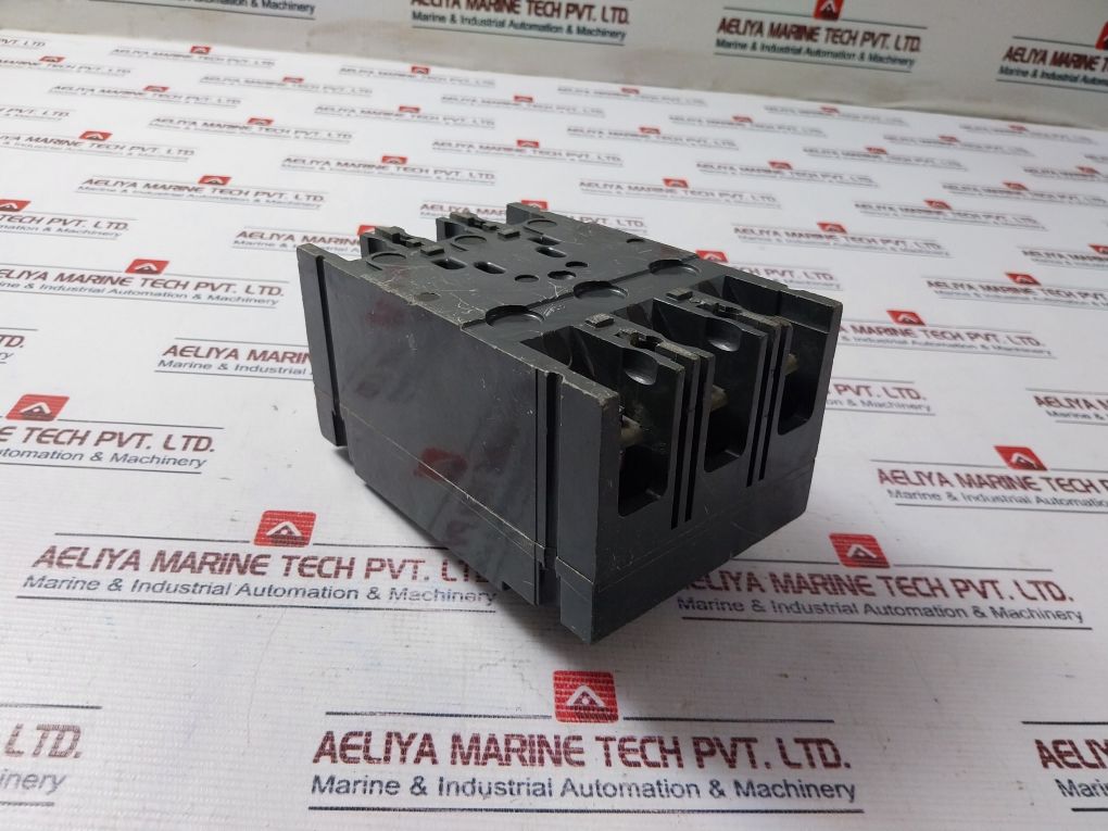 General Electric Tec36015 Circuit Breaker - Image 5