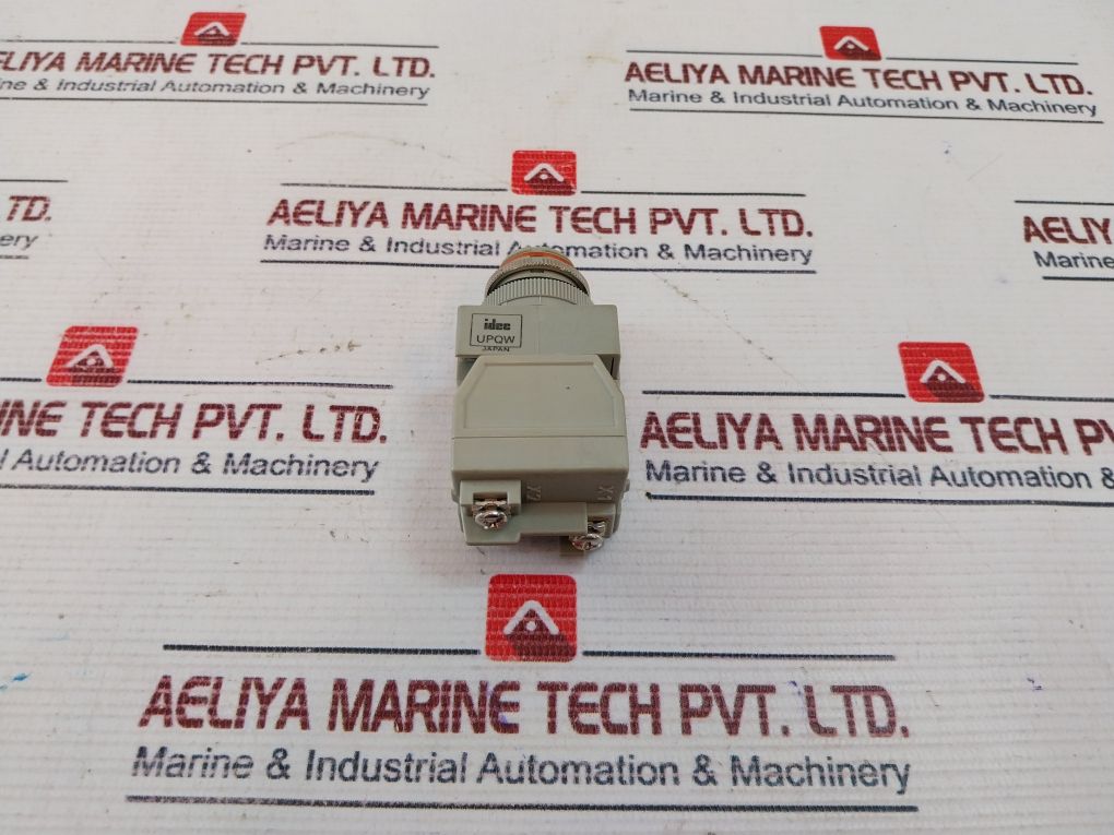 Idec Upqw Operator Light 100/110v - Image 5