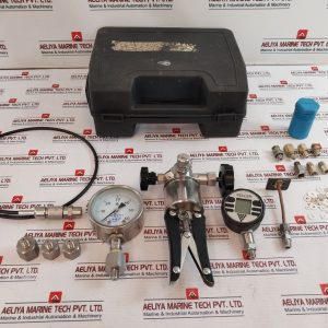 Keller Im-/80424.1-200 Pressure Calibrator With Handpump