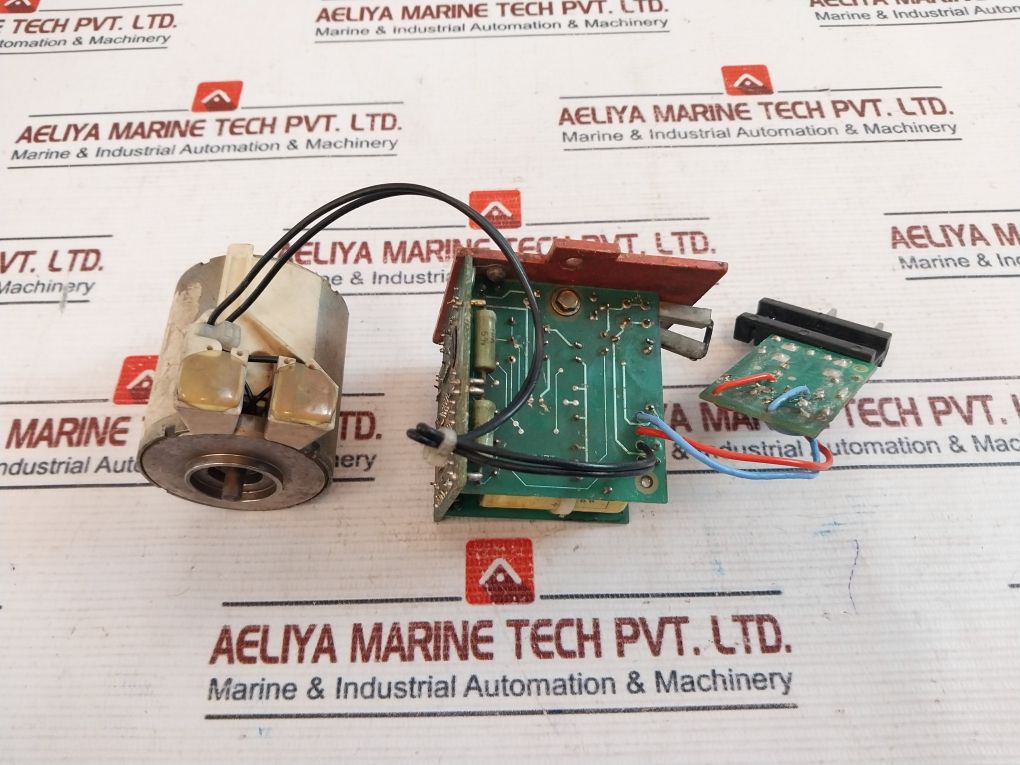 Merlin Gerin Schneider Electric Mnr-uv Time Delayed Undervoltage Release - Image 3