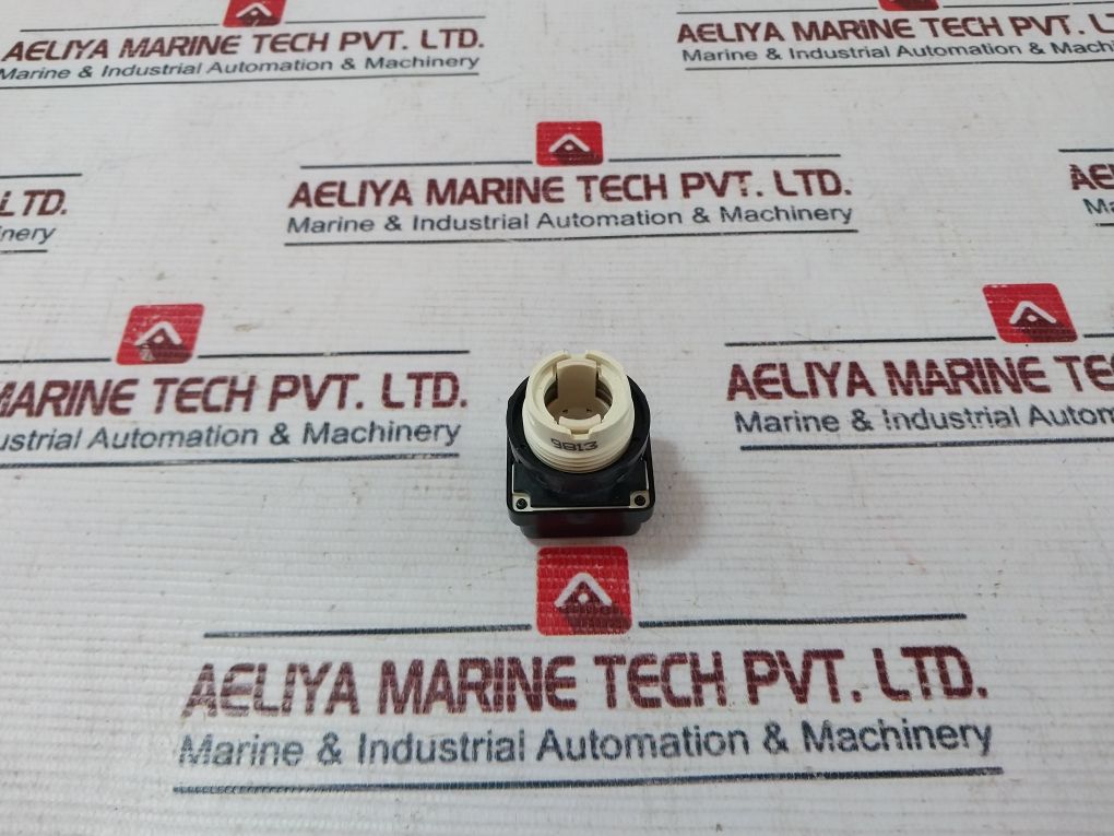 Square D D1y3y Push-button Key With Signa - Image 4