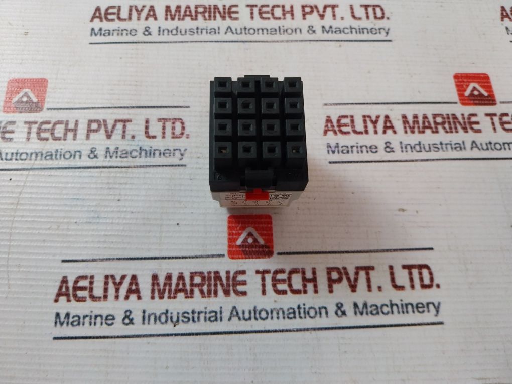 Telemecanique Rhn 416kc Relay 110v Ac 60hz - Image 6