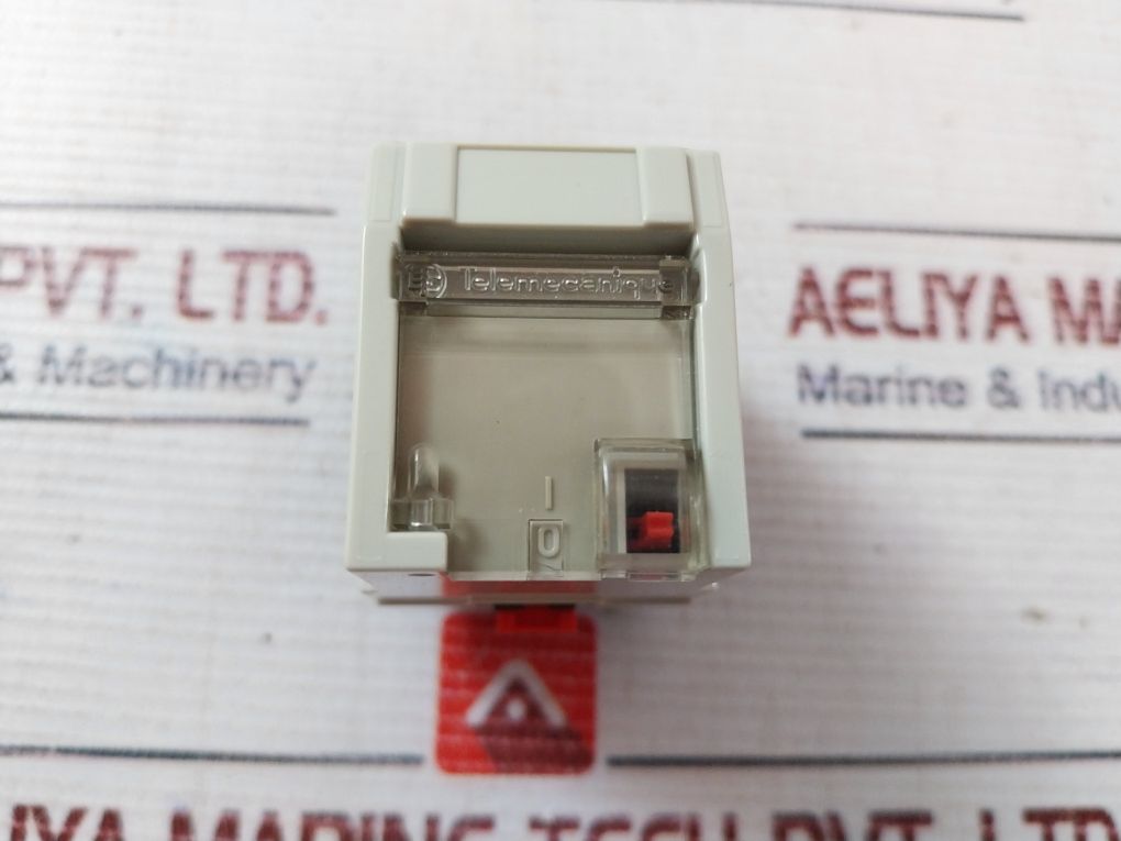 Telemecanique Rhn 416kc Relay 110v Ac 60hz - Image 3