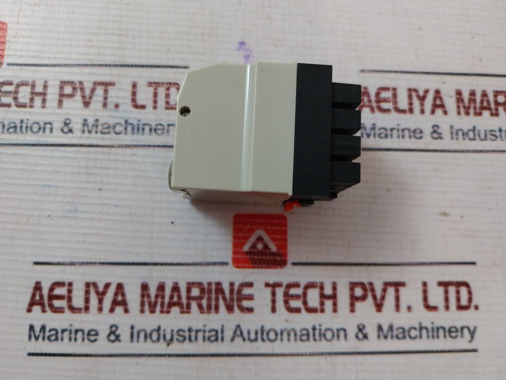 Telemecanique Rhn 416kc Relay 110v Ac 60hz - Image 4