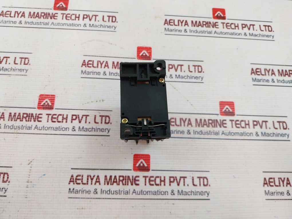 Fuji Electric Src50-2u/x (3a3b) Auxiliary Relay - Image 4