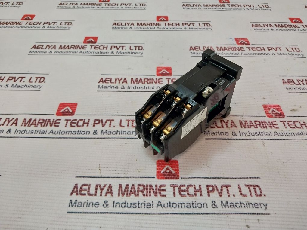 Fuji Electric Src50-2u/x (4a2b) Auxiliary Relay - Image 4