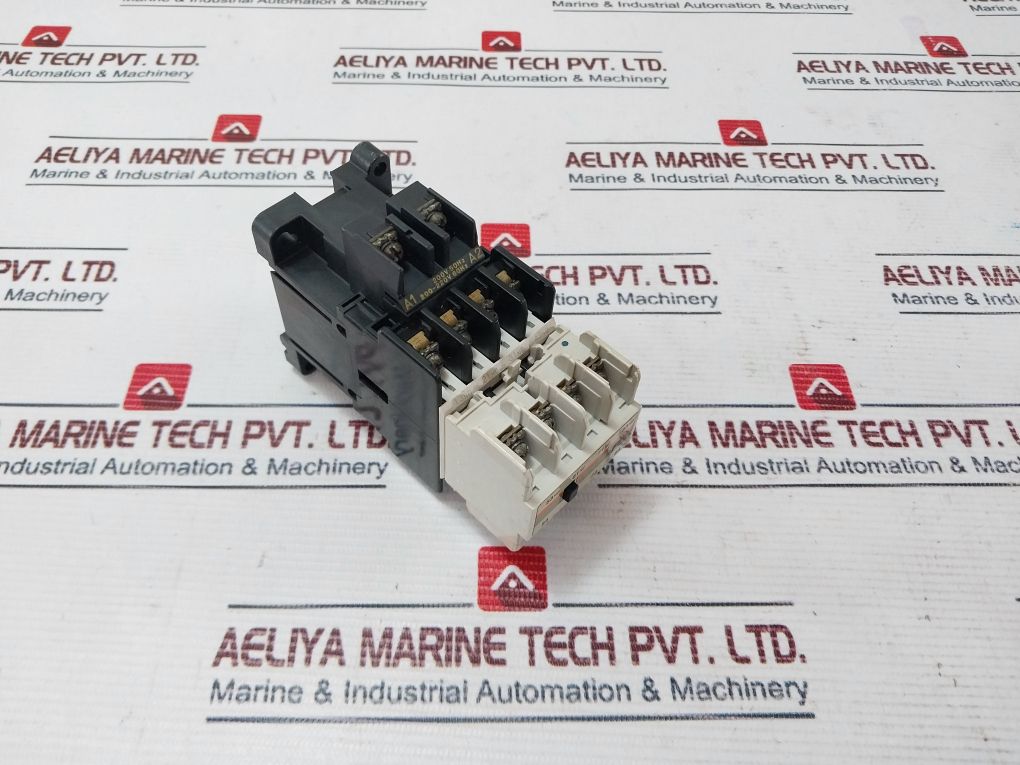 Fuji Electric Sz-a22 Auxiliary Contact Block 690v - Image 4