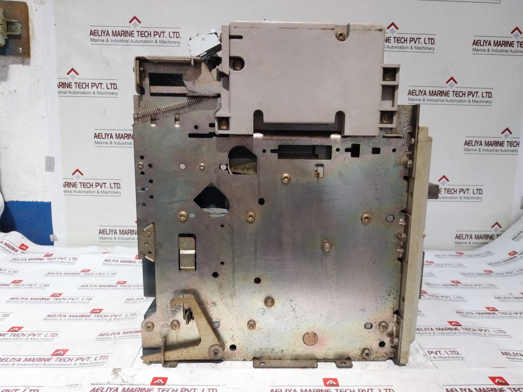 Merlin Gerin Nw20 H1 Micrologic 5.0a Circuit Breaker - Image 5