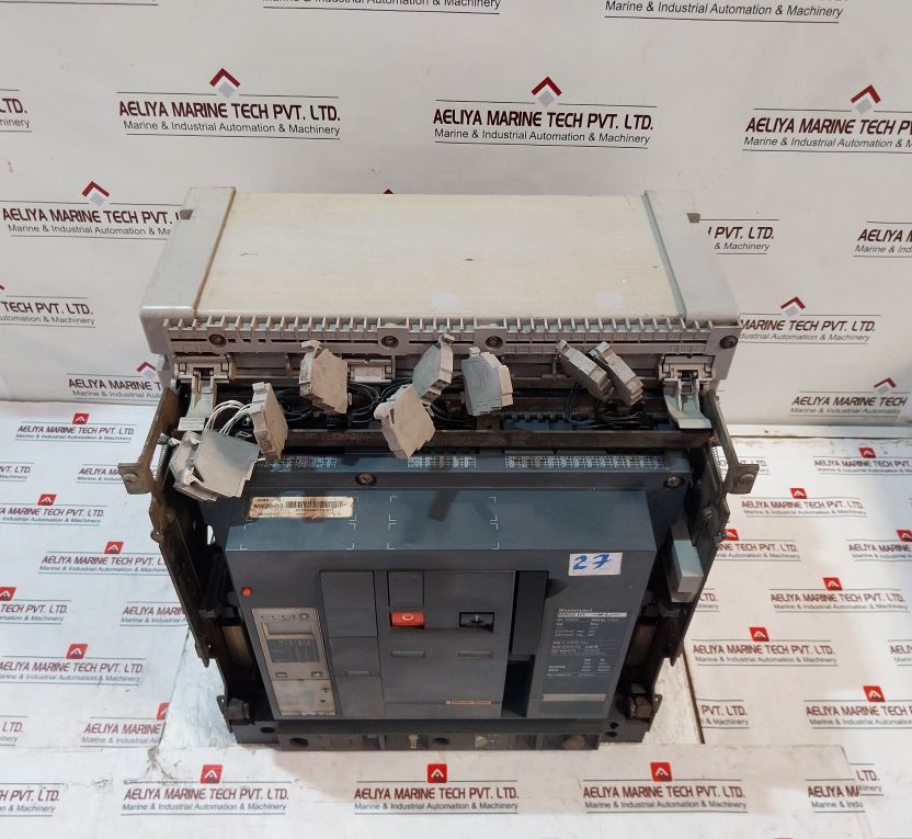 Merlin Gerin Schneider Electric Nw20 H1 Circuit Breaker 1000v - Image 3
