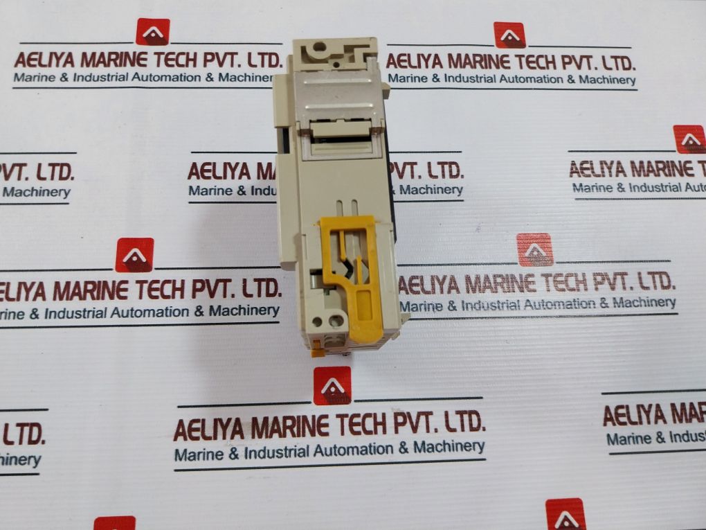 Omron Cqm1-oc221 Output Unit - Image 5