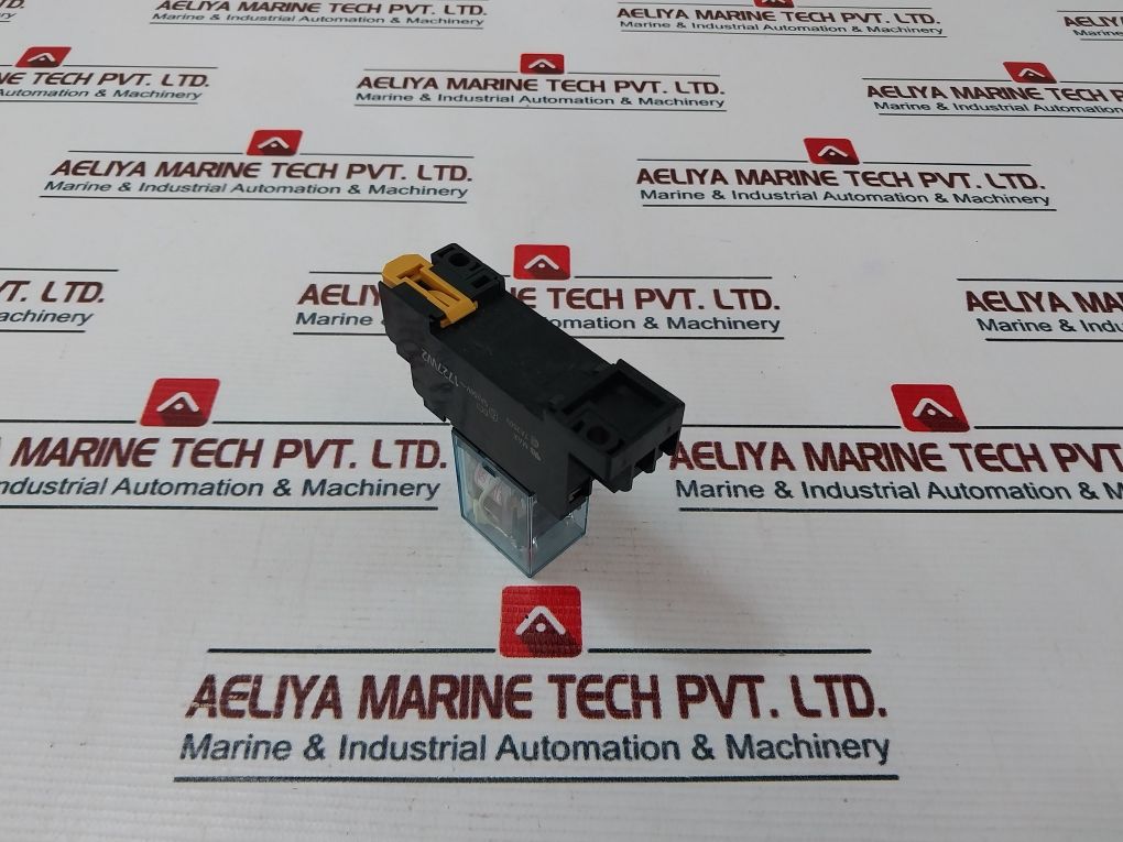 Omron My2nj Relay With Pyf08a-e Base - Image 4