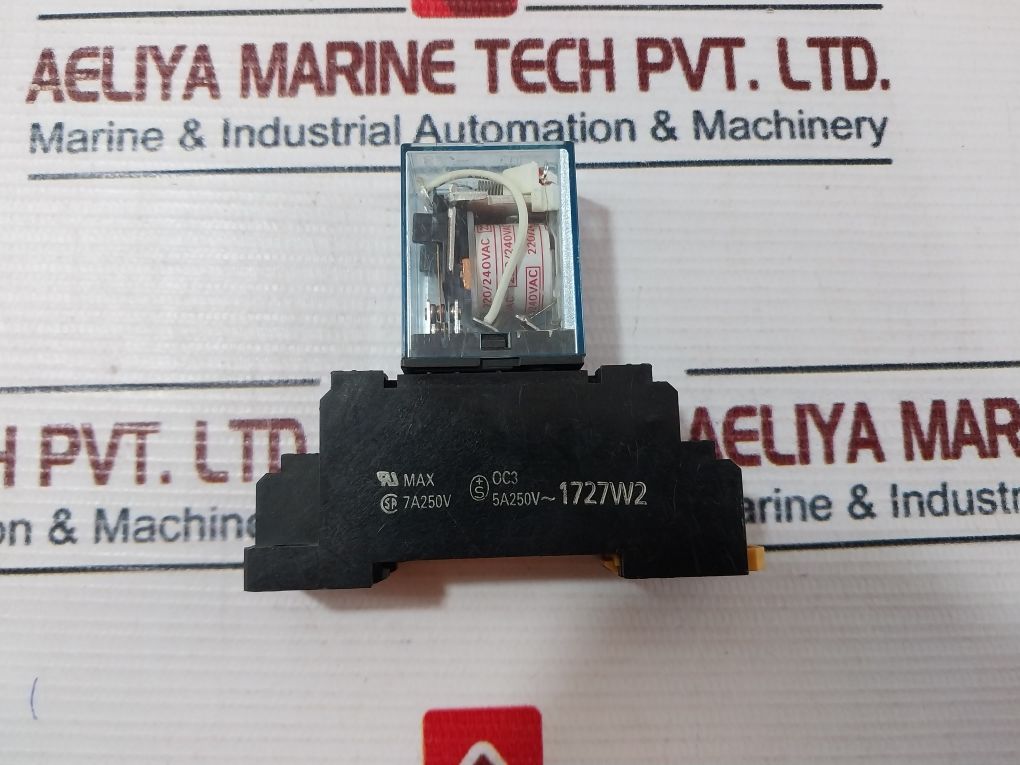 Omron My2nj Relay With Pyf08a-e Base - Image 6