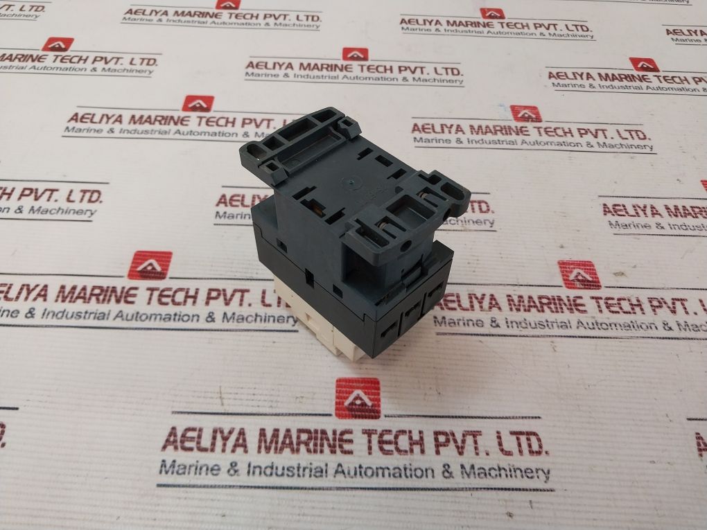 Schneider Electric Telemecanique Lc1d12 Contactor 690v - Image 4