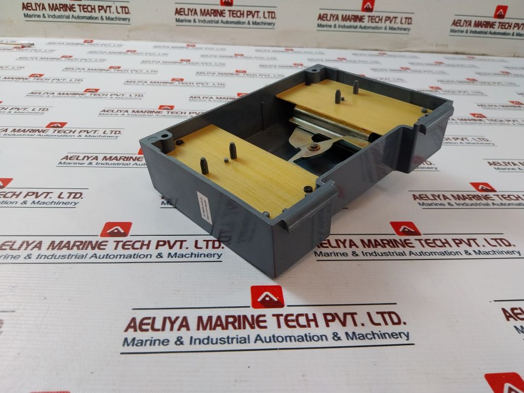 Siemens 3vt9500-3ha10 Front-operated Rotary Operating Mechanism - Image 5