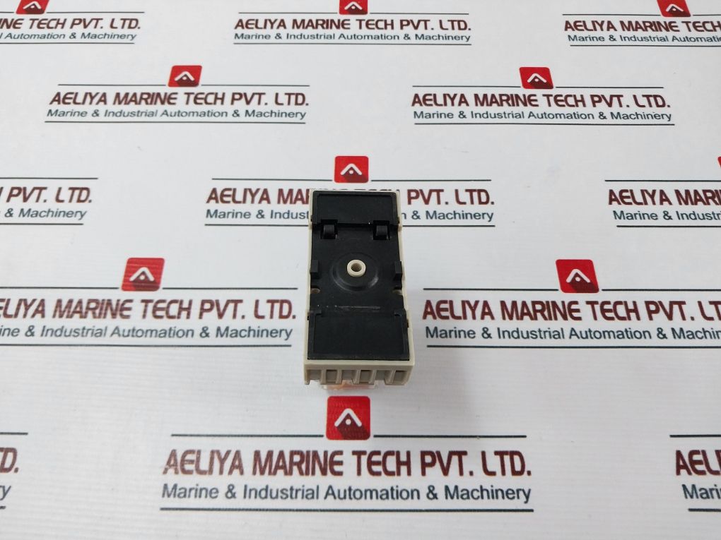 Siemens V23100v9113f206 Relay With Base 934001 - Image 5