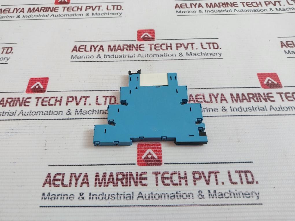 Finder Rina 93.01.0.240 Relay Socket - Image 3