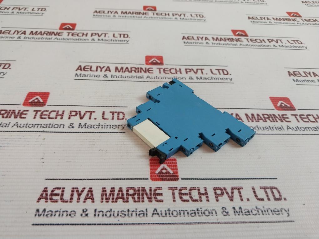 Finder Rina 93.01.0.240 Relay Socket - Image 4