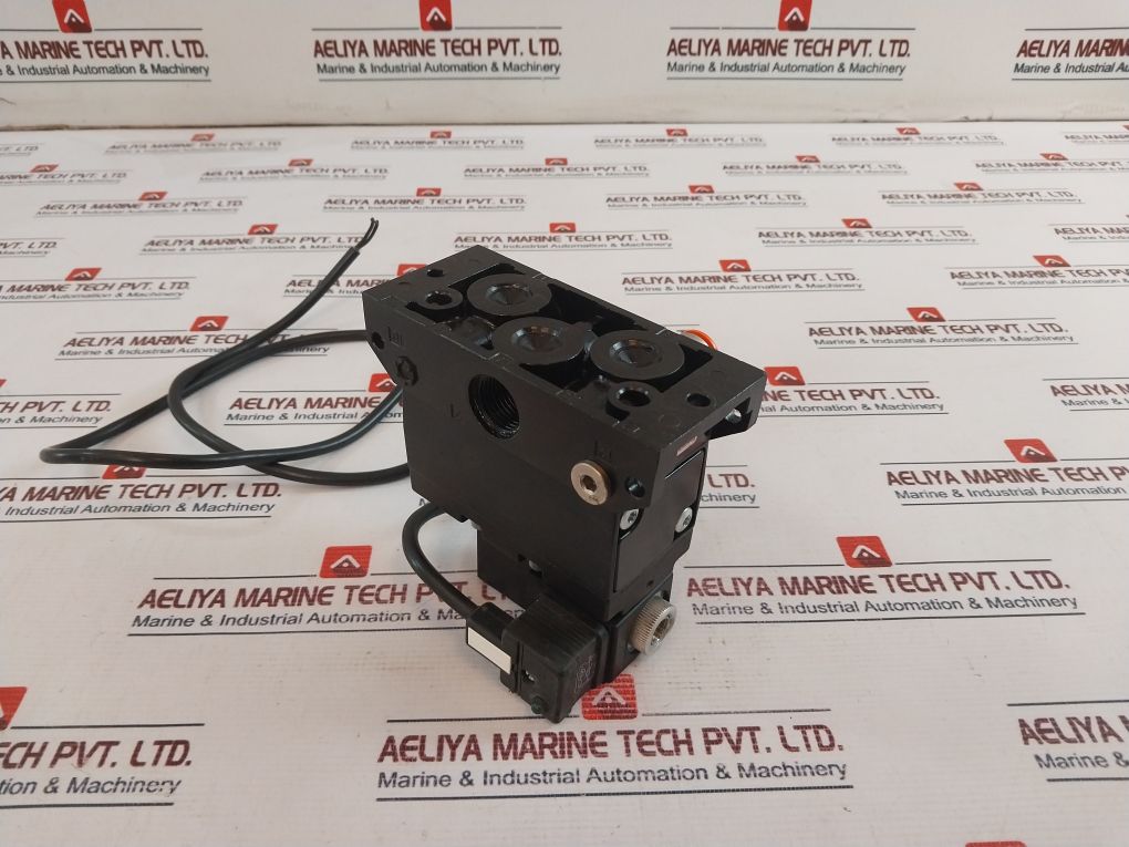 Rexroth Mecman 04983-197-18 Directional Valve - Image 4
