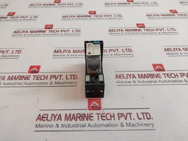 Schneider Electric Telemecanique 55.32.9.024.0040 Relay With Rxze2s111m Socket