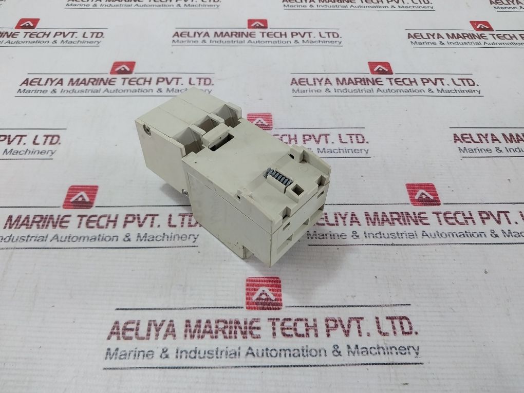 Telemecanique Gv1-g04 Terminal Block 600v - Image 4