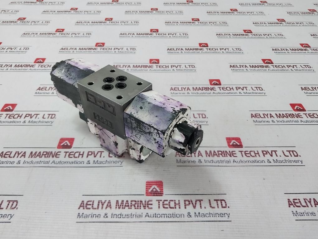 Yuken Dsg-01-3c40-d24-5018 Directional Valve D24 - Image 3