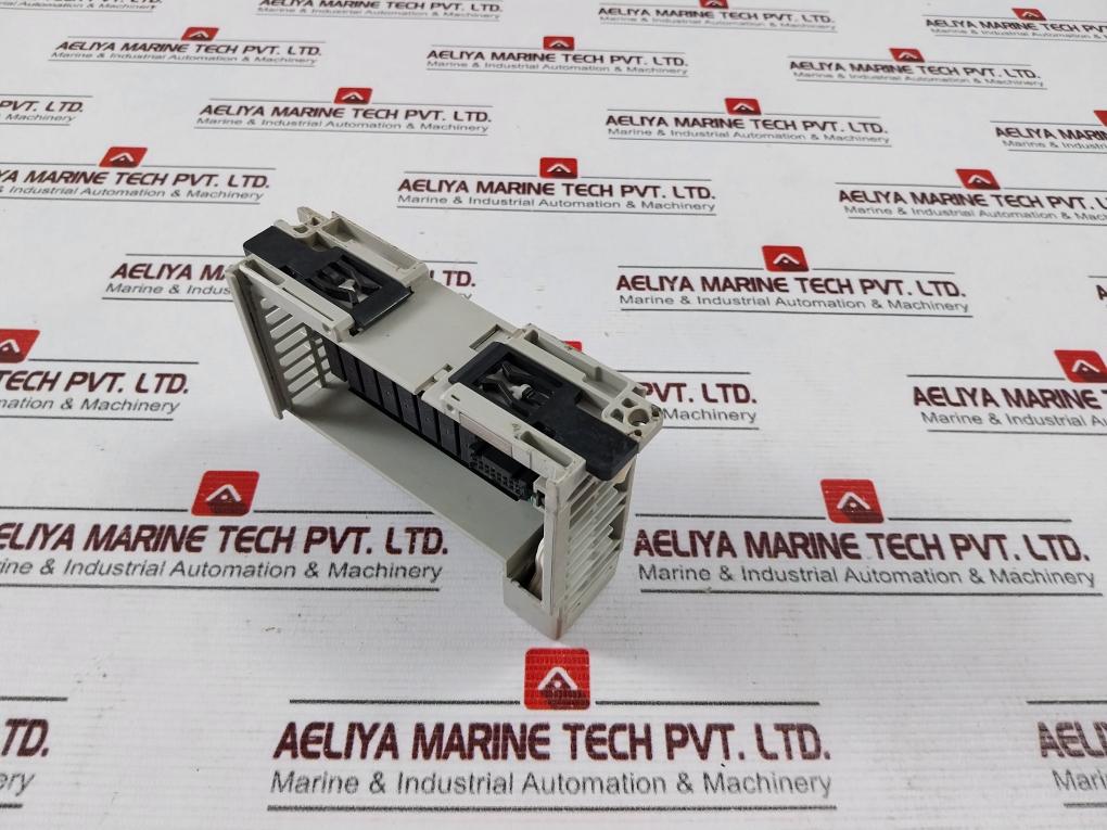 Allen-bradley Rockwell Automation 1769-ow8i Isolated Ac/dc Relay Output Module 24vdc - Image 4