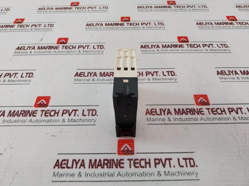 Schneider Telemecanique Re7mv11bu Time Relay 0.05s-300h - Image 3