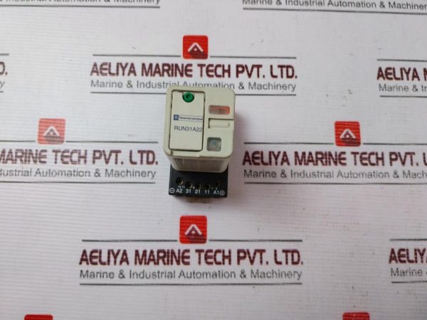 Telemecanique Run31a22 Relay With Socket Ruz 1a