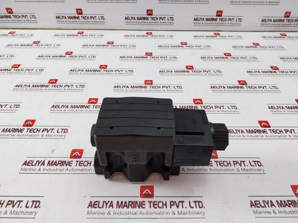 Yuken Dsg-03-2b2-a220-51t Directional Valve - Image 4