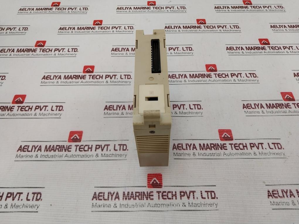 Omron C200h-0d211 Output Unit - Image 4