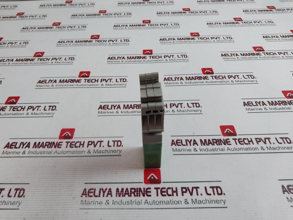 Phoenix Contact St-rel3-kg 24/21 Relay Connector With Base - Image 3