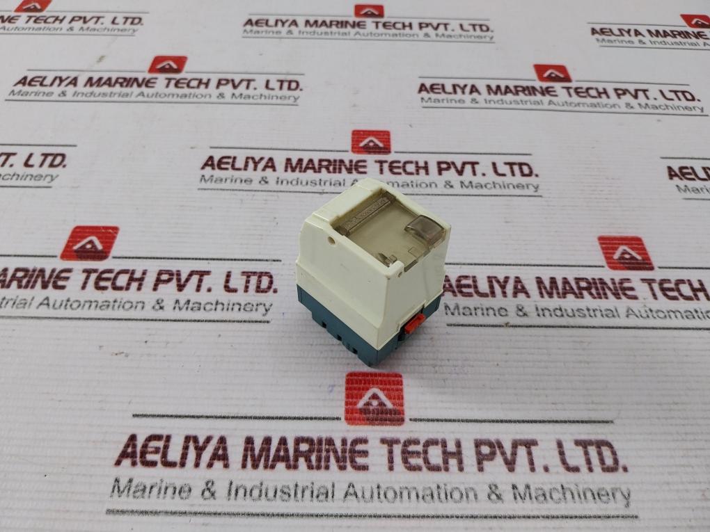 Telemecanique Rhn 41 Relay - Image 3