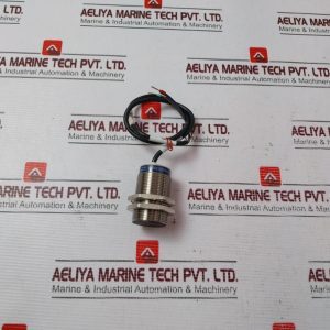 Telemecanique Xs1 M30ab120sb4 Proximity Sensor 24v