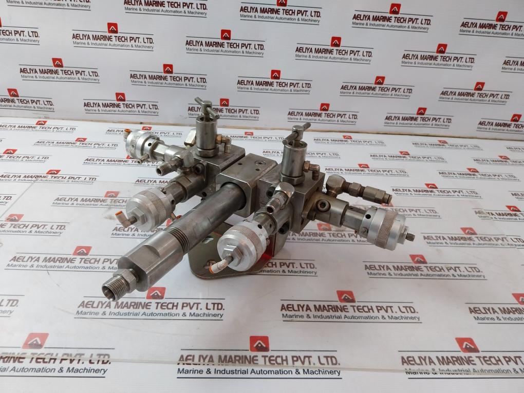 51.1 Mpa (511 Bar) Pressure Cylinder Gas Needle Valve - Image 3