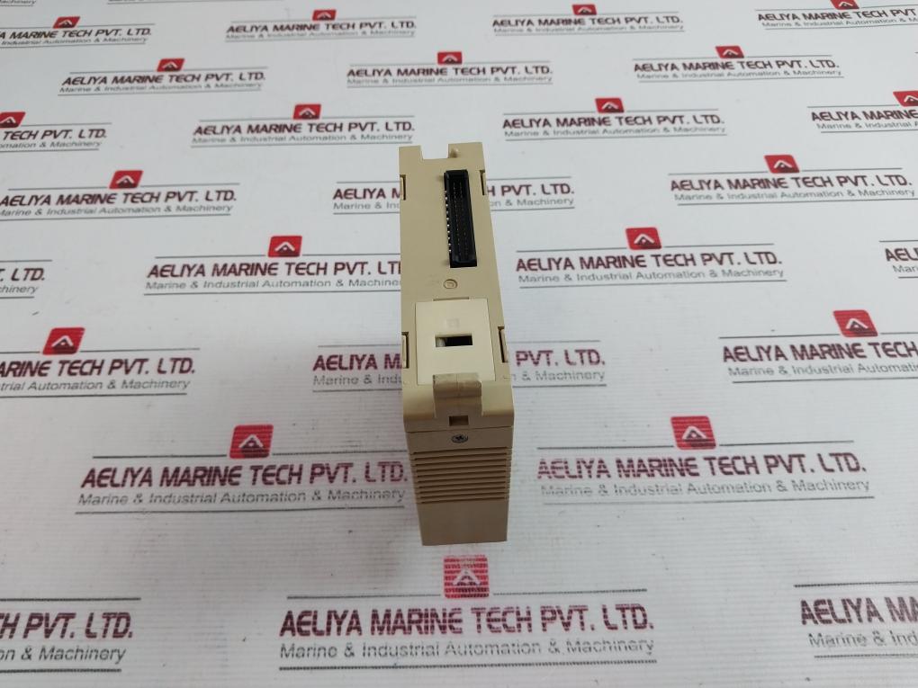 Omron C200h-0d211 Output Unit 24vdc - Image 4