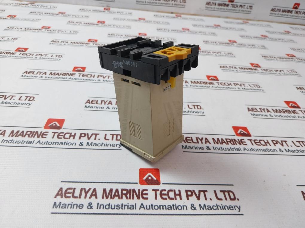 Omron E5c4-r20k Temperature Controller 250vac - Image 4