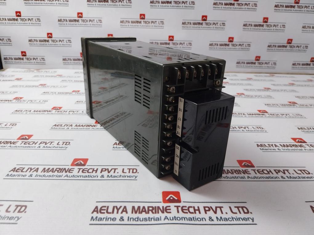 Yamatake-honeywell Sdc401 Digital Indicating Temperature Controller 100v - Image 5